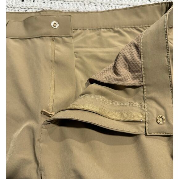 Fabletics Perfomance Golf Only Pant Classic Fit Mens Sz 35 x 34 (32) Tan Stretch - Picture 6 of 8